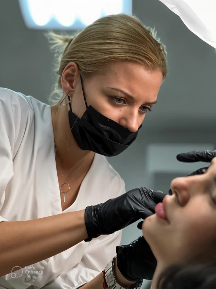 Контурна пластика губ