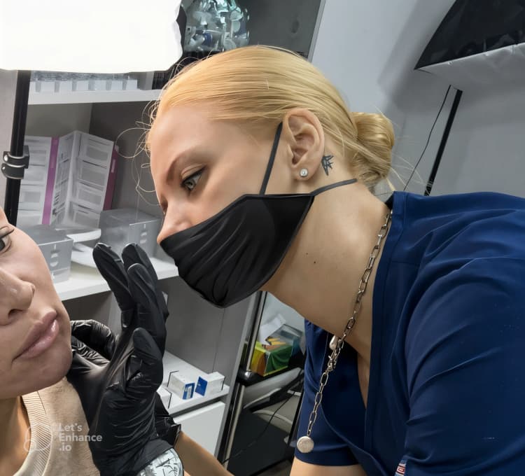 Контурна пластика обличчя